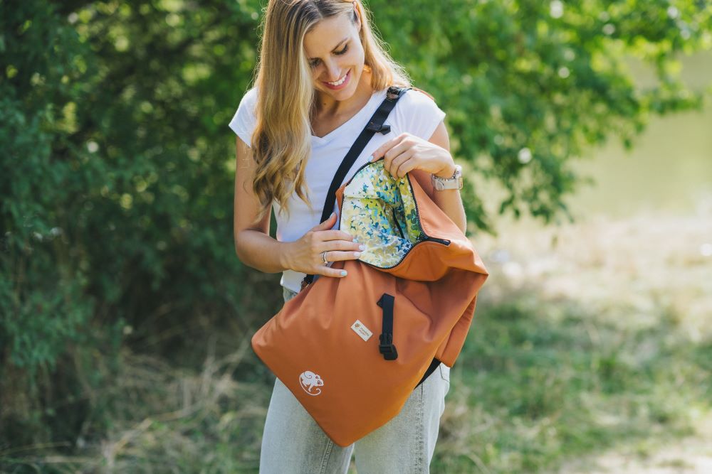 Monkey Mum® Sac à dos intégré en softshell pour porte-bébé Carrie - Feuilles d'automne