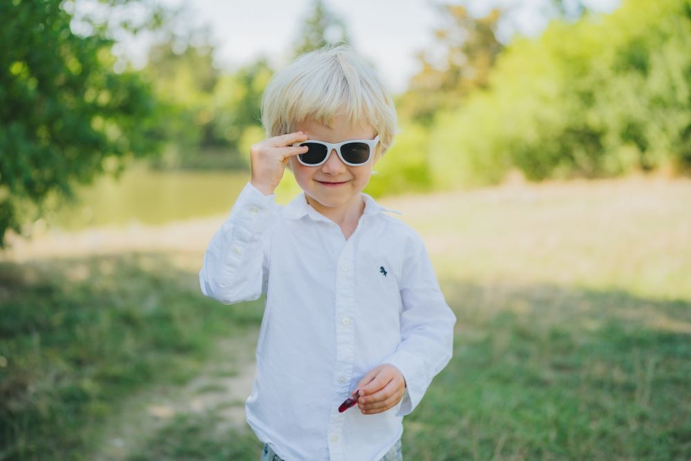 Kinderzonnebril Monkey Mum® - Kikkerknipoog - meerdere kleuren