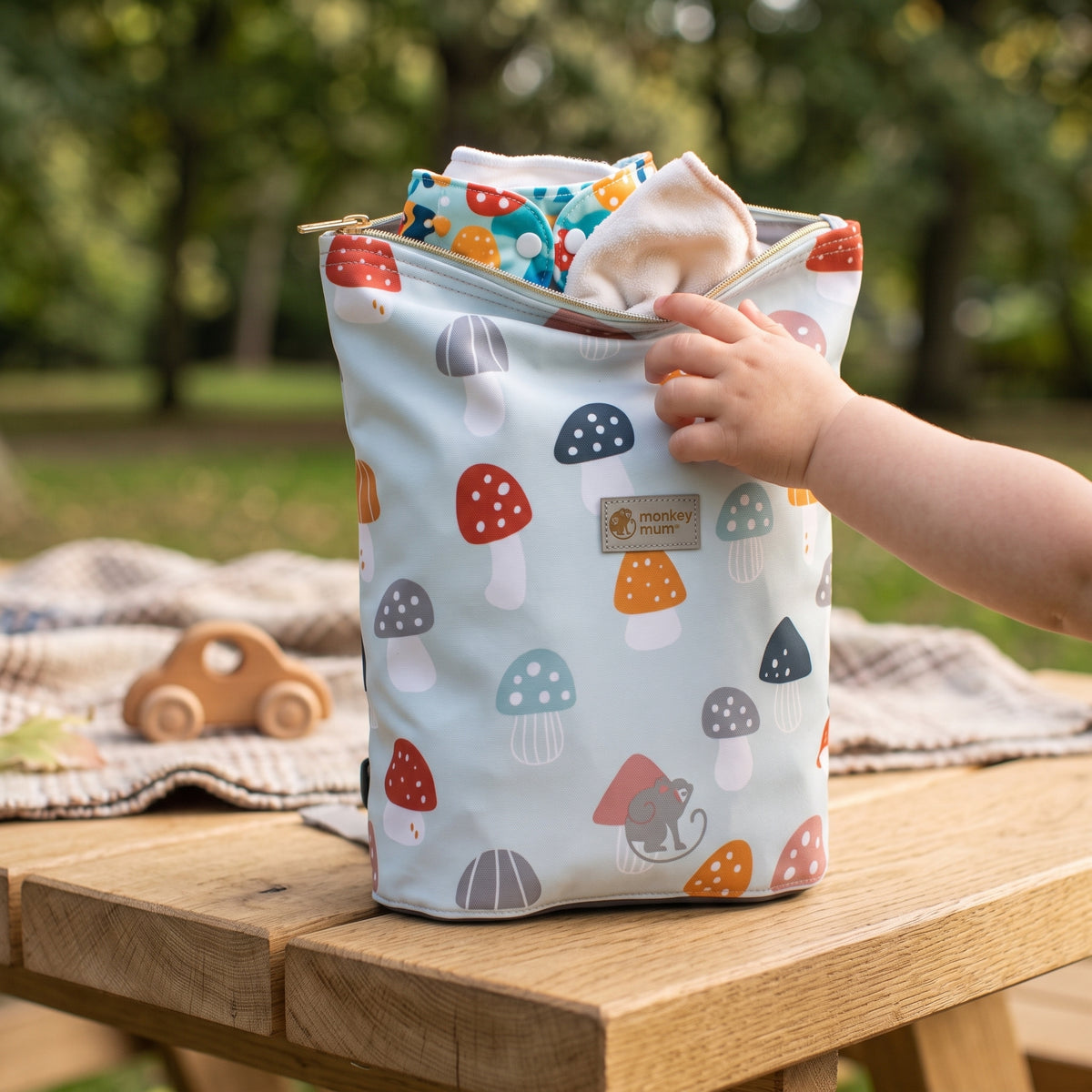Petit sac à dos softshell pour enfant Monkey Mum® - Amanites multicolores